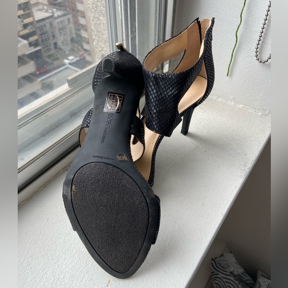 BCBGMaxAzaria heels size 9.5 - Picture 2 of 2
